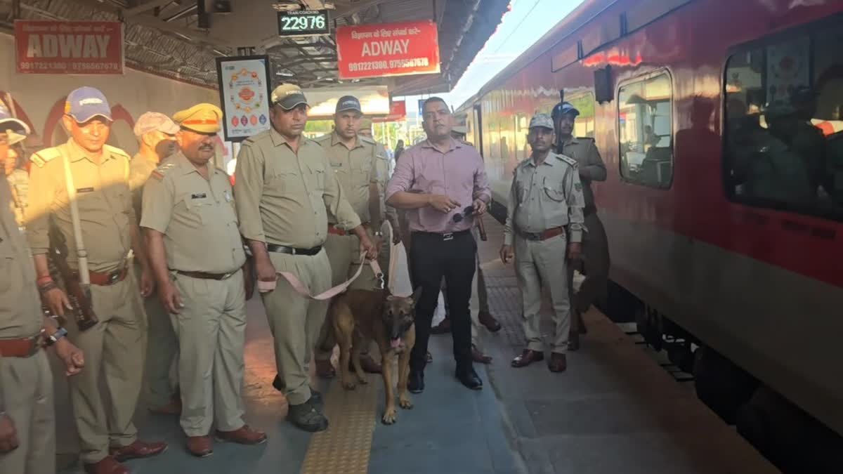 दिवाली से पहले सुरक्षा कड़ी, जमीन से आसमान तक पैनी नजर, एक्टिव हुये स्नीफर डॉग्स