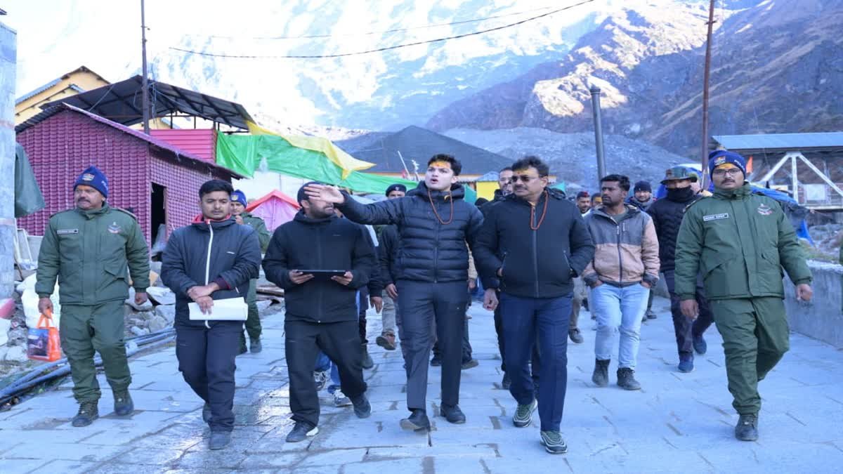 केदारनाथ धाम पहुंचे मुख्य सचिव, पुनर्निर्माण कार्यों का किया निरीक्षण, जानिये क्या कहा