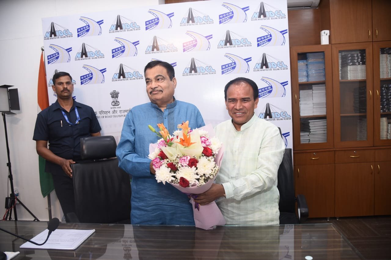 श्रीनगर में एलिवेटेड रोड़ निर्माण को केन्द्रीय मंत्री की हरी झंडी