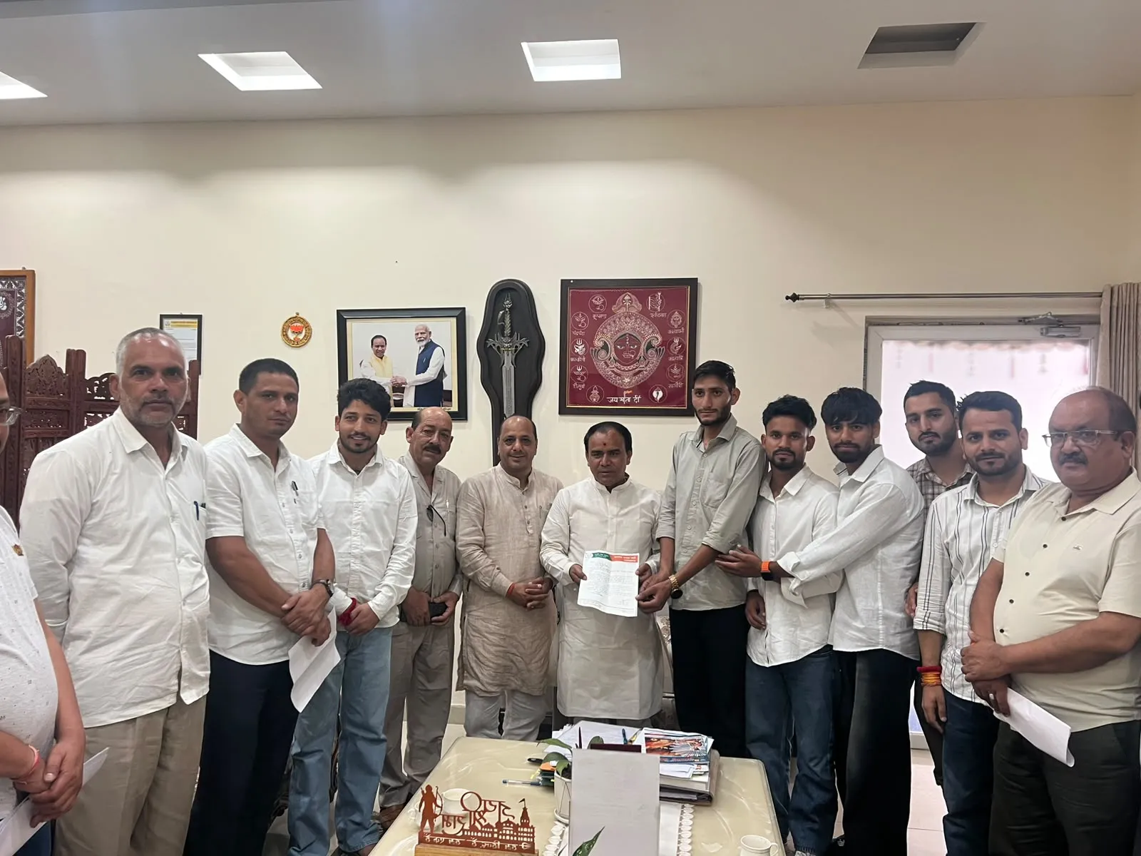 उच्च शिक्षा मंत्री से मिले छात्र प्रतिनिधि, सौंपा 4 सूत्रीय ज्ञापन