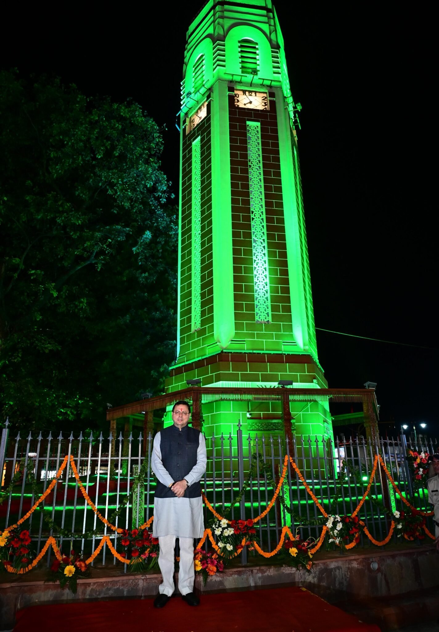 मुख्यमंत्री पुष्कर सिंह धामी ने किया देहरादून के ऐतिहासिक घण्टाघर के भव्य रूपांतरण एवं स्वचालित प्रकाश व्यवस्था का लोकार्पण
