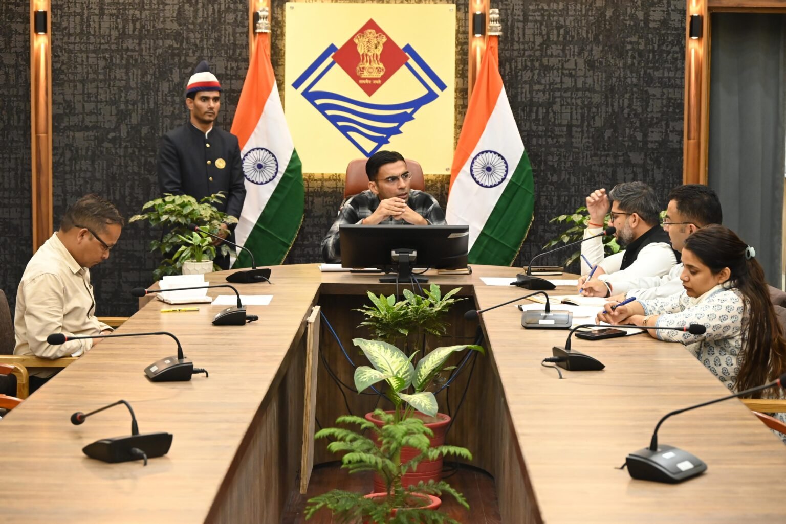 राज्य स्थापना रजत जयंती समारोह में पीएम मोदी के प्रस्तावित भ्रमण को लेकर डीएम ने की बैठक: दिए जरूरी दिशा-निर्देश