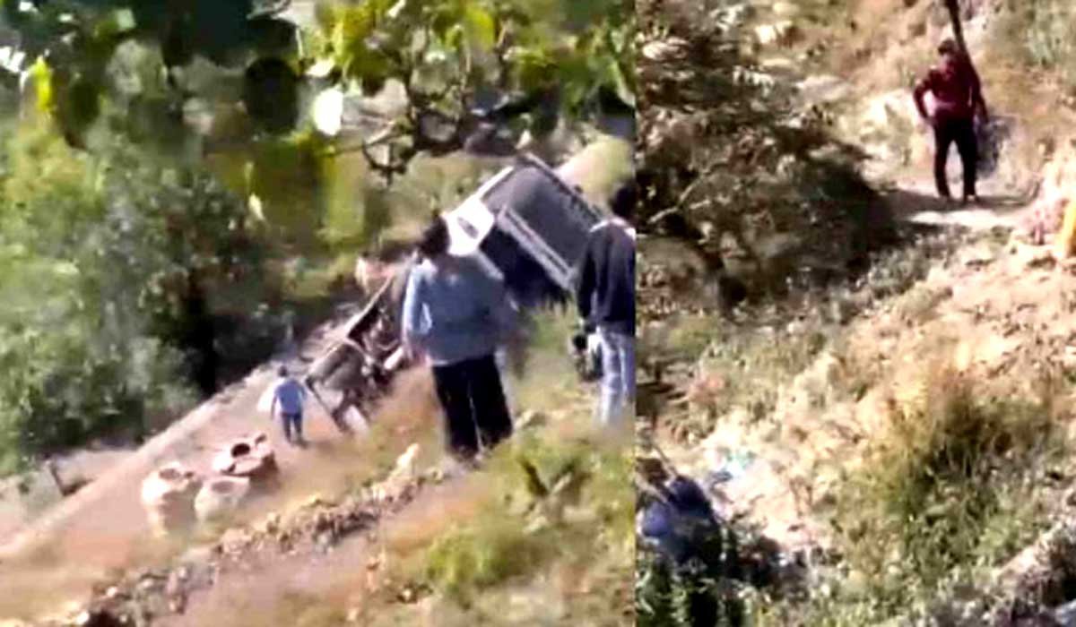 टिहरी : गुजरात यात्रियों की बस खाई में गिरी