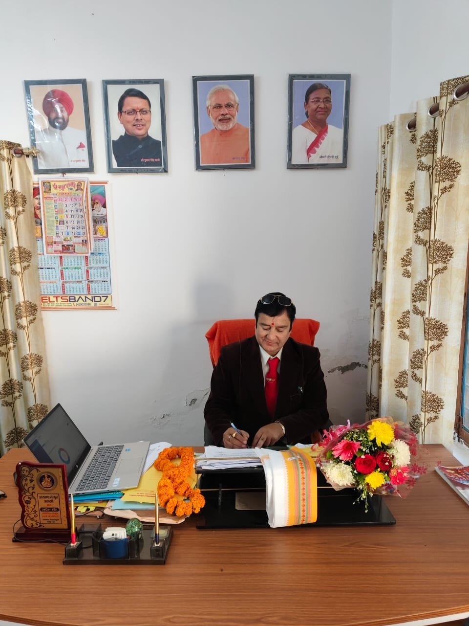 100 साल बाद गुरु बना रहे समसप्तक राजयोग, सिंह समेत 5 राशियों को नए साल तक मिलेंगे जबरदस्त फायदे: आचार्य दैवज्ञ।