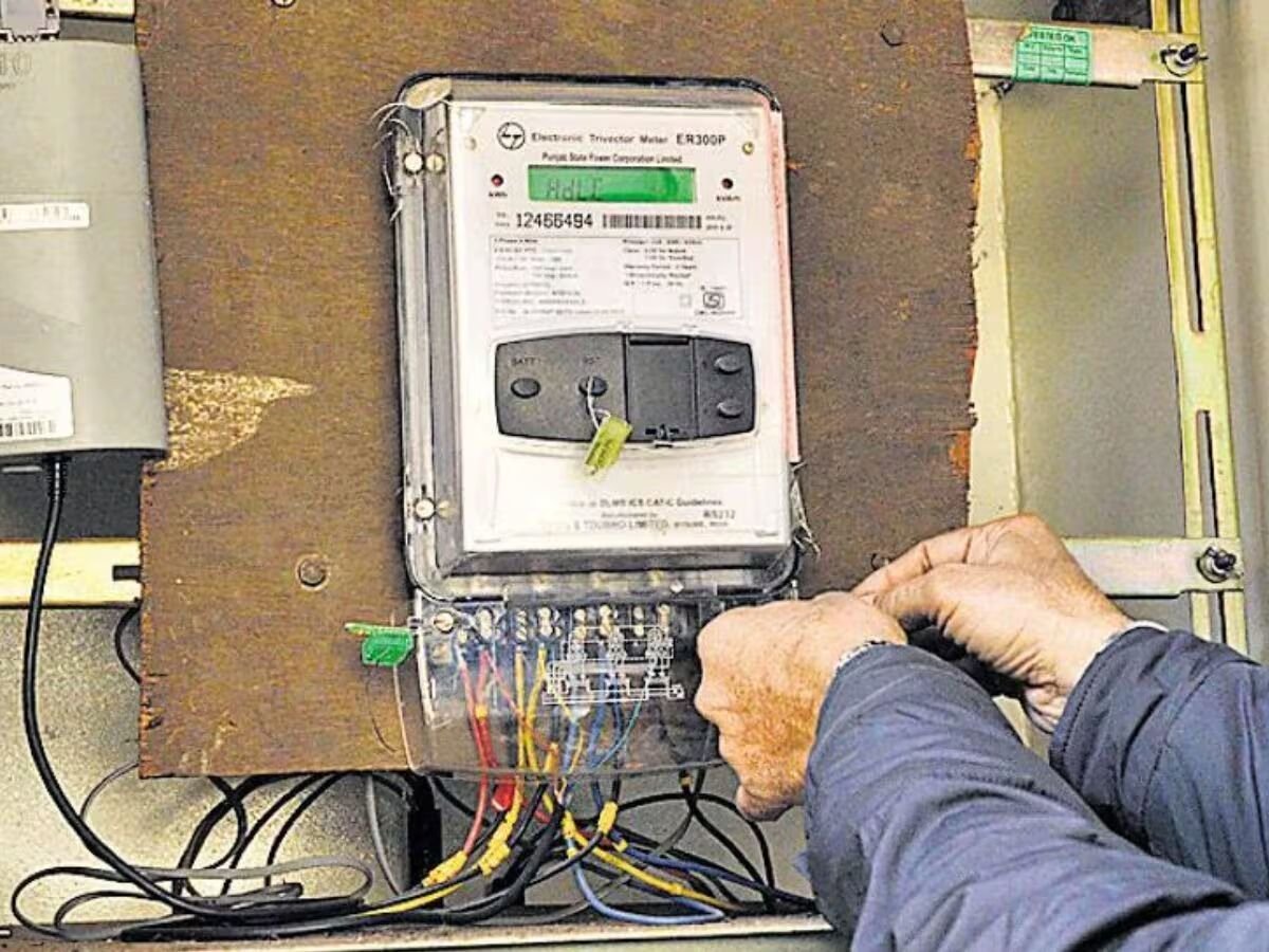 उत्तराखंड के घरों में अभी नहीं लगेंगे स्मार्ट मीटर, बिजली विभाग ने क्यों लगा दी रोक?